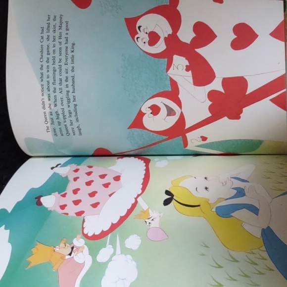 Walt Disney's Alice in wonderland and Snow White and the seven dwarfs hard books - Picture 4 of 11